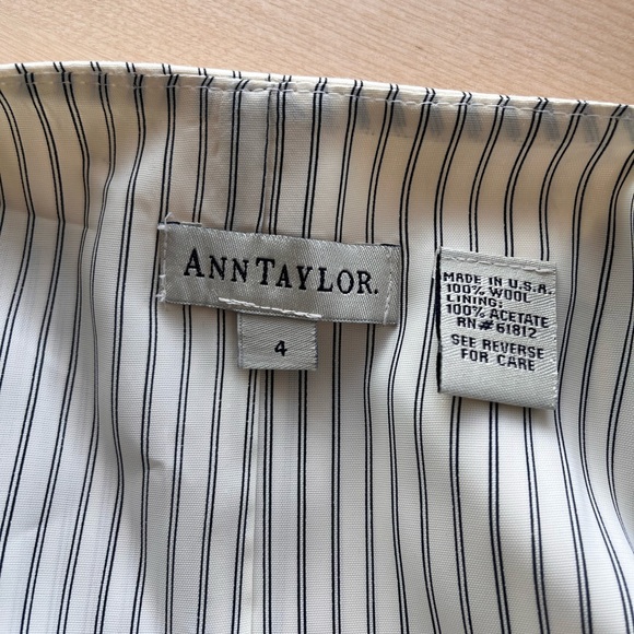 Vintage Ann Taylor Wool Pinstripe Vest Blazer Style Button Down Dress - Picture 7 of 7
